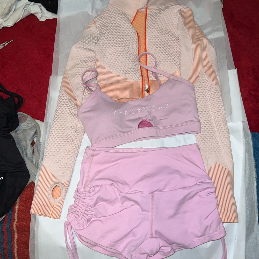 Ryderwear scrunch booty set with light pink crop jacket